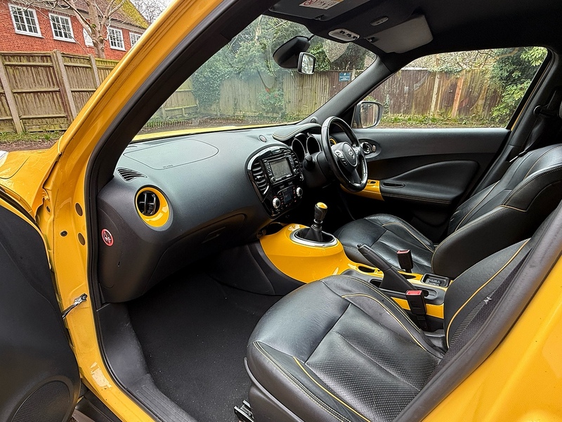 Nissan Juke 1.2 DIG-T Tekna SUV 5dr Petrol Manual Euro 5 (s/s) Euro 5 (115 ps) - U10003863