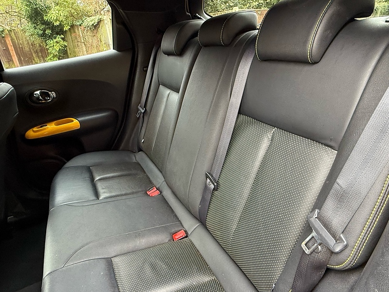 Nissan Juke 1.2 DIG-T Tekna SUV 5dr Petrol Manual Euro 5 (s/s) Euro 5 (115 ps) - U10003863