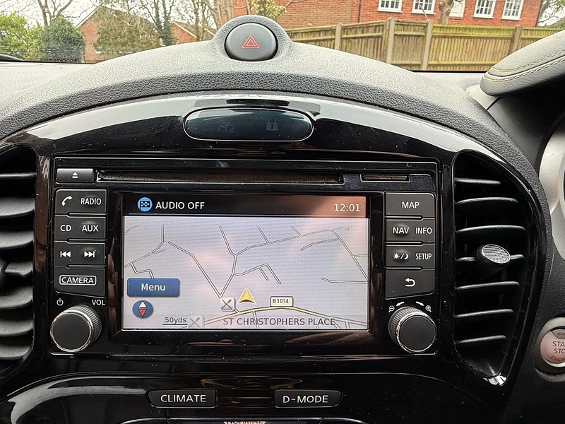 Nissan Juke 1.2 DIG-T Tekna SUV 5dr Petrol Manual Euro 5 (s/s) Euro 5 (115 ps) - U10003863