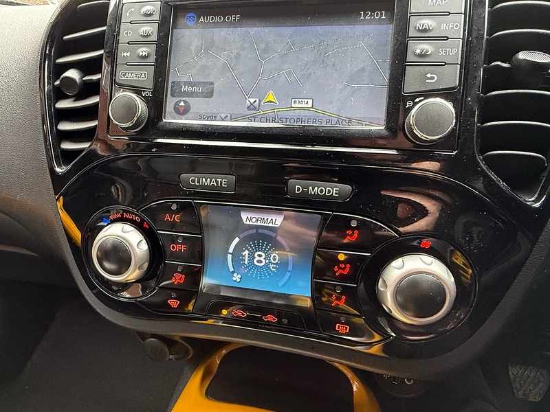 Nissan Juke 1.2 DIG-T Tekna SUV 5dr Petrol Manual Euro 5 (s/s) Euro 5 (115 ps) - U10003863