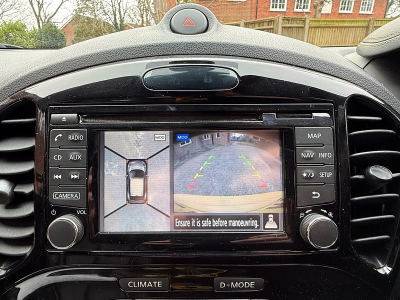 Nissan Juke 1.2 DIG-T Tekna SUV 5dr Petrol Manual Euro 5 (s/s) Euro 5 (115 ps) - U10003863