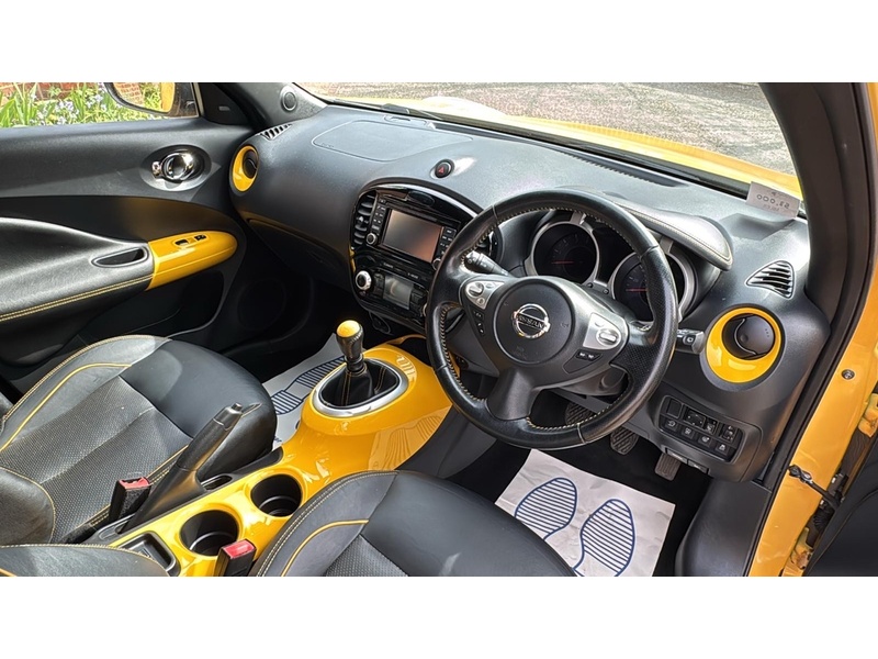 Nissan Juke 1.2 DIG-T Tekna SUV 5dr Petrol Manual Euro 5 (s/s) Euro 5 (115 ps) - U10003863