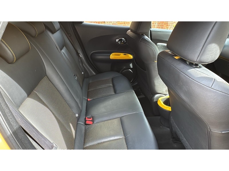 Nissan Juke 1.2 DIG-T Tekna SUV 5dr Petrol Manual Euro 5 (s/s) Euro 5 (115 ps) - U10003863