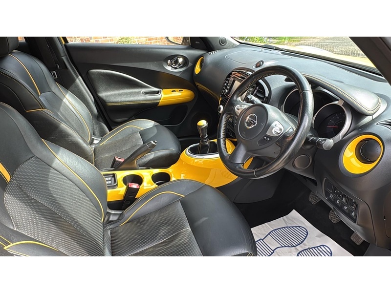 Nissan Juke 1.2 DIG-T Tekna SUV 5dr Petrol Manual Euro 5 (s/s) Euro 5 (115 ps) - U10003863