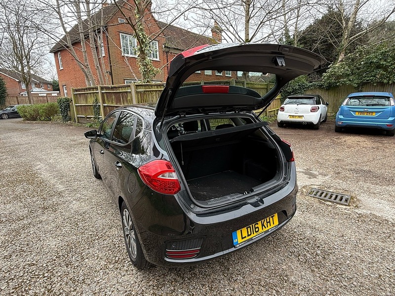 Kia Ceed 1.6 CRDi 3 Hatchback 5dr Diesel Manual Euro 6 (s/s) (134 bhp) - U10003869