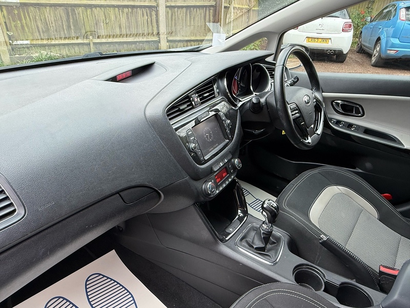 Kia Ceed 1.6 CRDi 3 Hatchback 5dr Diesel Manual Euro 6 (s/s) (134 bhp) - U10003869