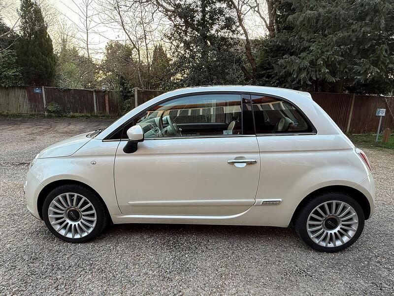Fiat 500 1.2 Lounge Hatchback 3dr Petrol Manual Euro 4 (69 bhp) - U10003870