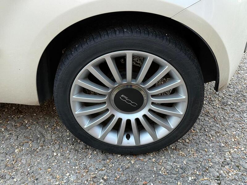 Fiat 500 1.2 Lounge Hatchback 3dr Petrol Manual Euro 4 (69 bhp) - U10003870
