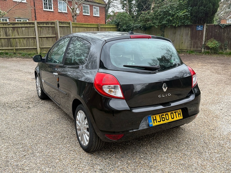 Renault Clio 1.2 TCe Dynamique TomTom Hatchback 3dr Petrol Manual Euro 5 (100 ps) - U10003877