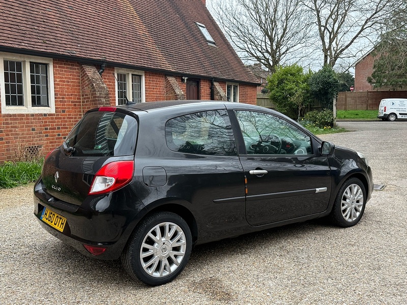 Renault Clio 1.2 TCe Dynamique TomTom Hatchback 3dr Petrol Manual Euro 5 (100 ps) - U10003877