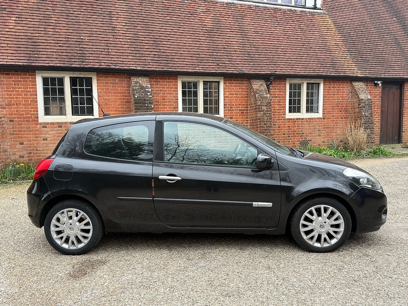 Renault Clio 1.2 TCe Dynamique TomTom Hatchback 3dr Petrol Manual Euro 5 (100 ps) - U10003877