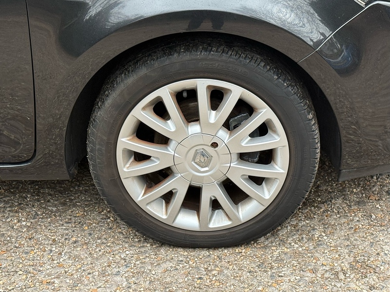 Renault Clio 1.2 TCe Dynamique TomTom Hatchback 3dr Petrol Manual Euro 5 (100 ps) - U10003877