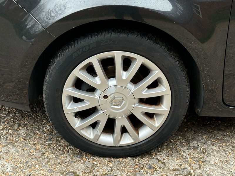 Renault Clio 1.2 TCe Dynamique TomTom Hatchback 3dr Petrol Manual Euro 5 (100 ps) - U10003877