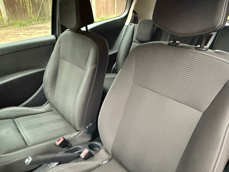 Renault Clio 1.2 TCe Dynamique TomTom Hatchback 3dr Petrol Manual Euro 5 (100 ps) - U10003877