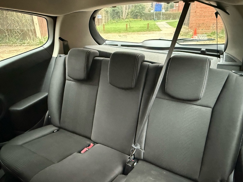 Renault Clio 1.2 TCe Dynamique TomTom Hatchback 3dr Petrol Manual Euro 5 (100 ps) - U10003877