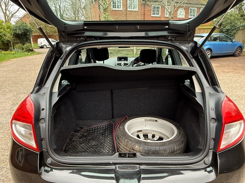 Renault Clio 1.2 TCe Dynamique TomTom Hatchback 3dr Petrol Manual Euro 5 (100 ps) - U10003877