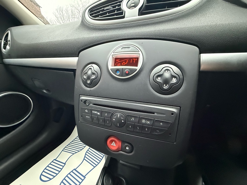 Renault Clio 1.2 TCe Dynamique TomTom Hatchback 3dr Petrol Manual Euro 5 (100 ps) - U10003877