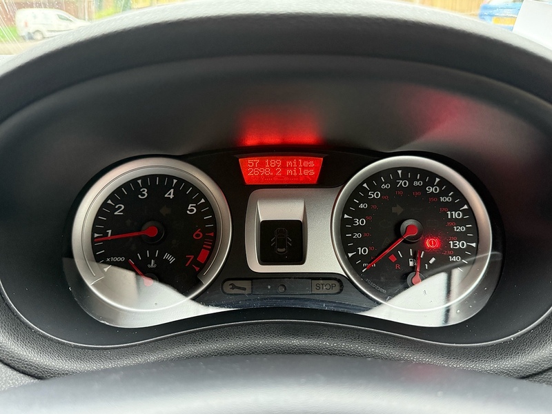 Renault Clio 1.2 TCe Dynamique TomTom Hatchback 3dr Petrol Manual Euro 5 (100 ps) - U10003877