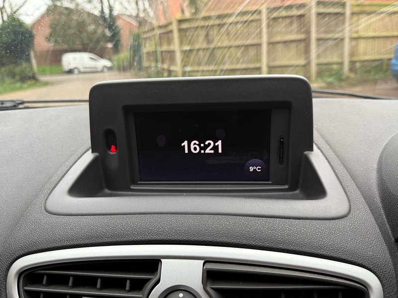 Renault Clio 1.2 TCe Dynamique TomTom Hatchback 3dr Petrol Manual Euro 5 (100 ps) - U10003877