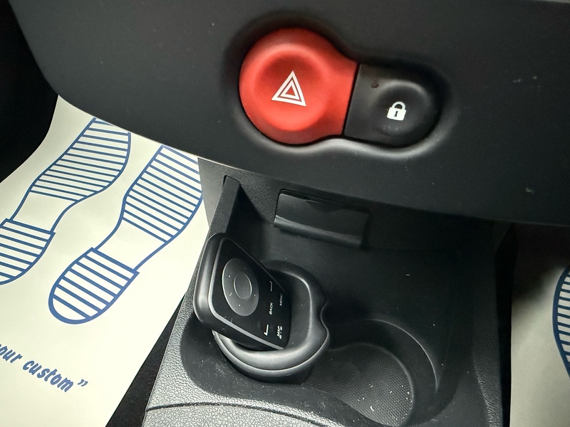 Renault Clio 1.2 TCe Dynamique TomTom Hatchback 3dr Petrol Manual Euro 5 (100 ps) - U10003877