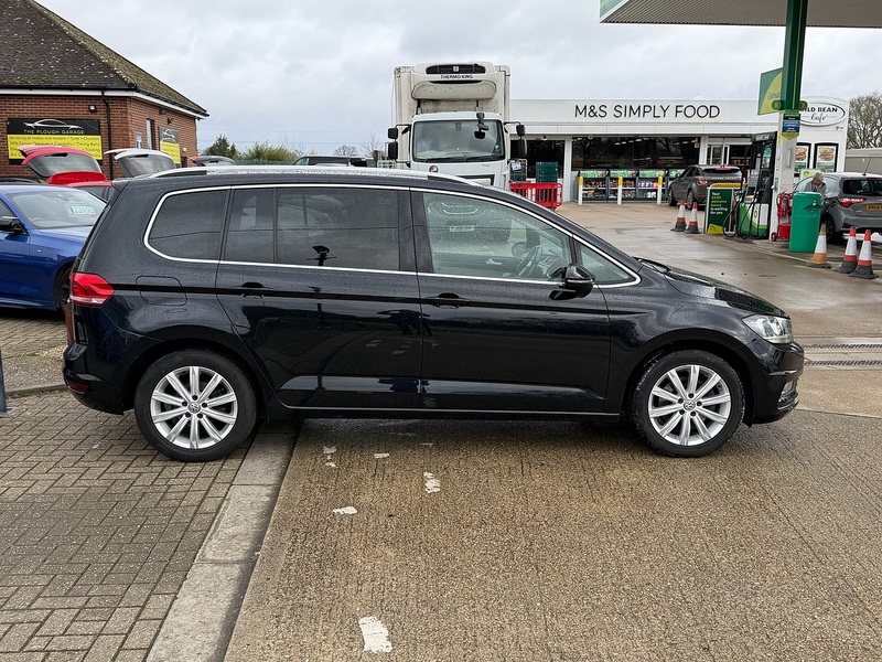 Volkswagen Touran 2.0 TDI BlueMotion Tech SEL MPV 5dr Diesel DSG Euro 6 (s/s) (150 ps) - U10003878