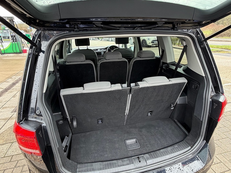 Volkswagen Touran 2.0 TDI BlueMotion Tech SEL MPV 5dr Diesel DSG Euro 6 (s/s) (150 ps) - U10003878