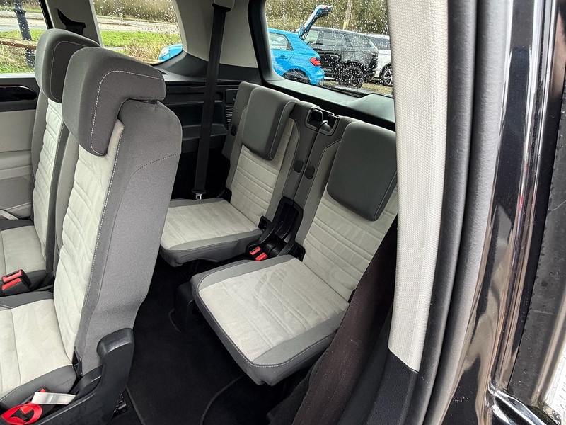 Volkswagen Touran 2.0 TDI BlueMotion Tech SEL MPV 5dr Diesel DSG Euro 6 (s/s) (150 ps) - U10003878