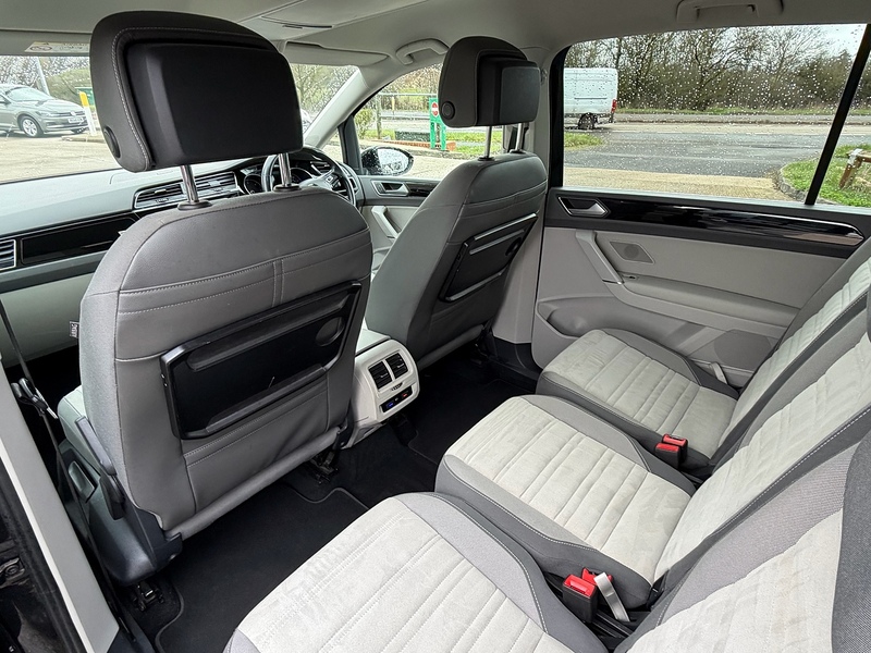 Volkswagen Touran 2.0 TDI BlueMotion Tech SEL MPV 5dr Diesel DSG Euro 6 (s/s) (150 ps) - U10003878