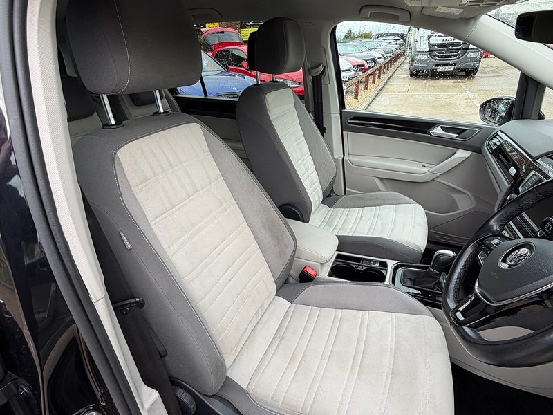 Volkswagen Touran 2.0 TDI BlueMotion Tech SEL MPV 5dr Diesel DSG Euro 6 (s/s) (150 ps) - U10003878