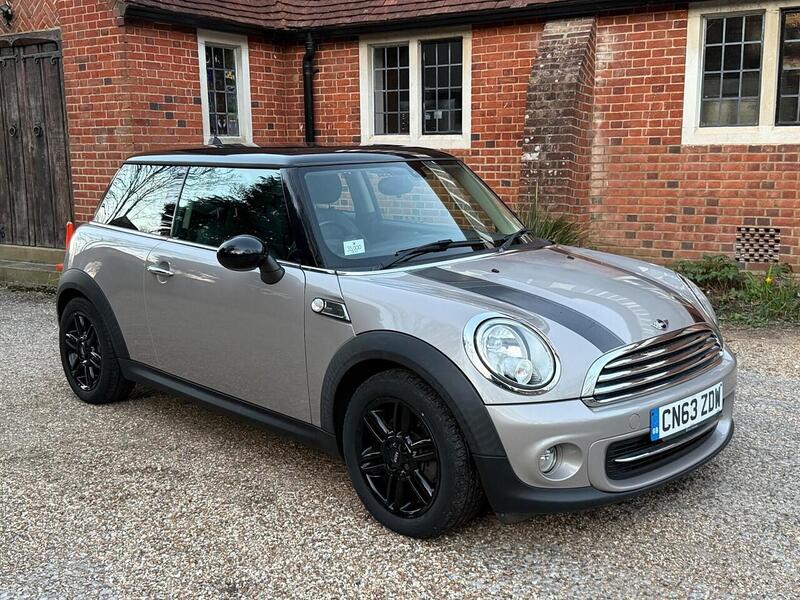MINI Hatch 1.6 Cooper Baker Street Hatchback 3dr Petrol Manual Euro 6 (s/s) (122 ps) - U10003879