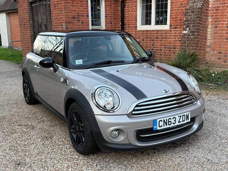 MINI Hatch 1.6 Cooper Baker Street Hatchback 3dr Petrol Manual Euro 6 (s/s) (122 ps) - U10003879