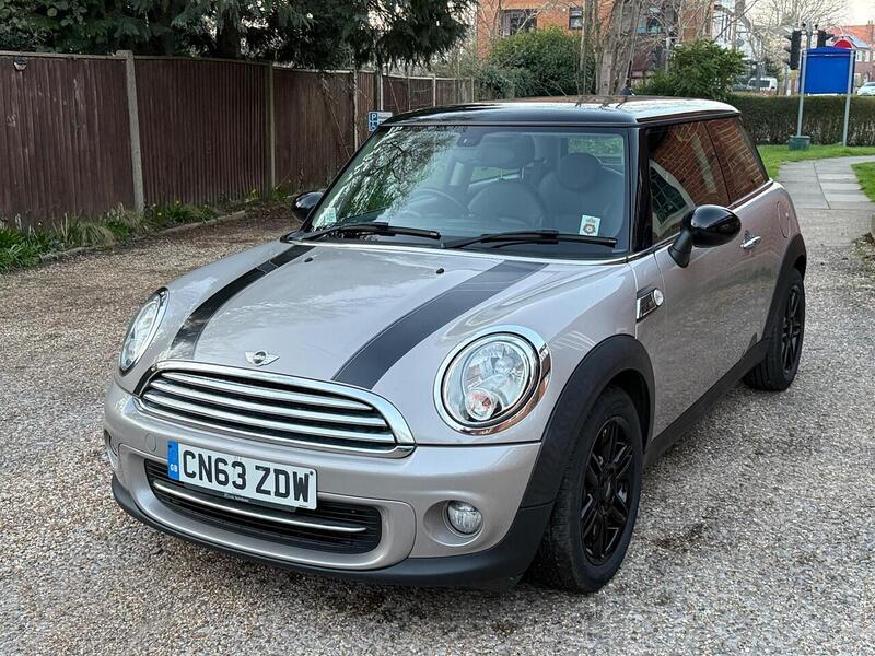 MINI Hatch 1.6 Cooper Baker Street Hatchback 3dr Petrol Manual Euro 6 (s/s) (122 ps) - U10003879