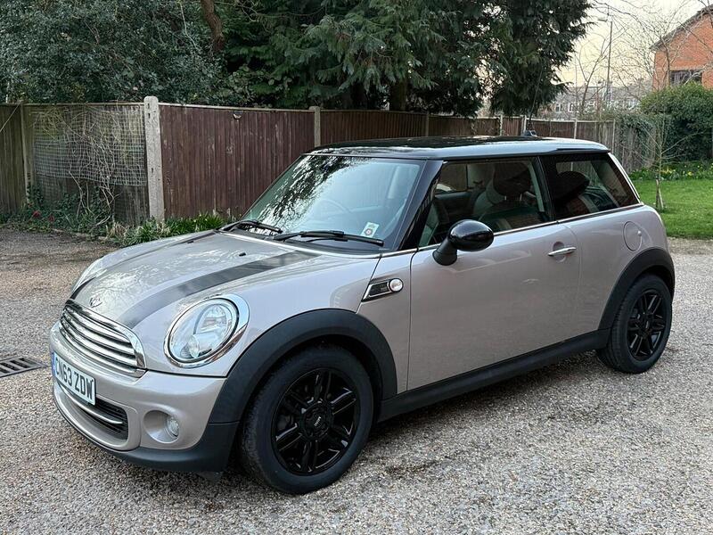 MINI Hatch 1.6 Cooper Baker Street Hatchback 3dr Petrol Manual Euro 6 (s/s) (122 ps) - U10003879
