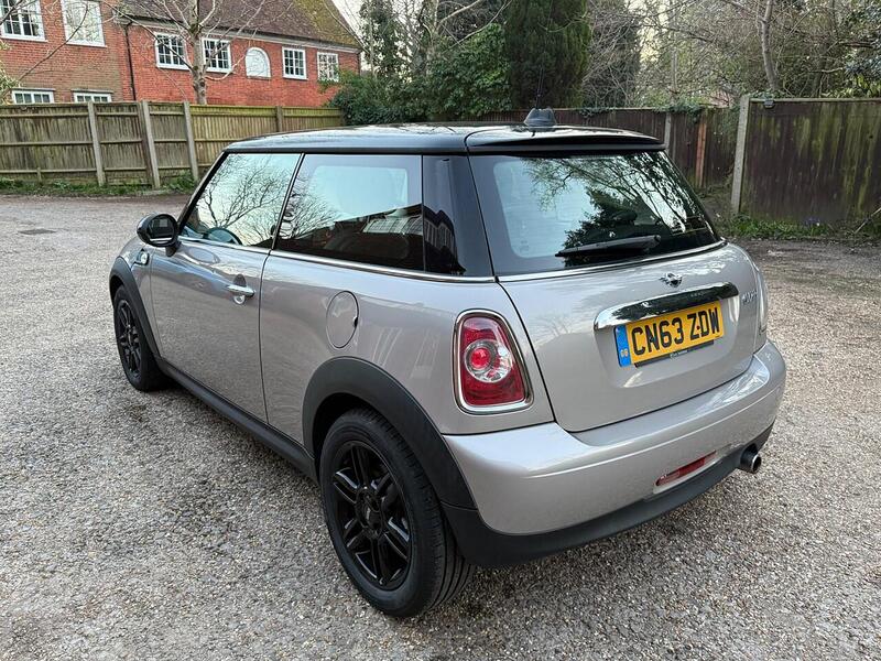 MINI Hatch 1.6 Cooper Baker Street Hatchback 3dr Petrol Manual Euro 6 (s/s) (122 ps) - U10003879