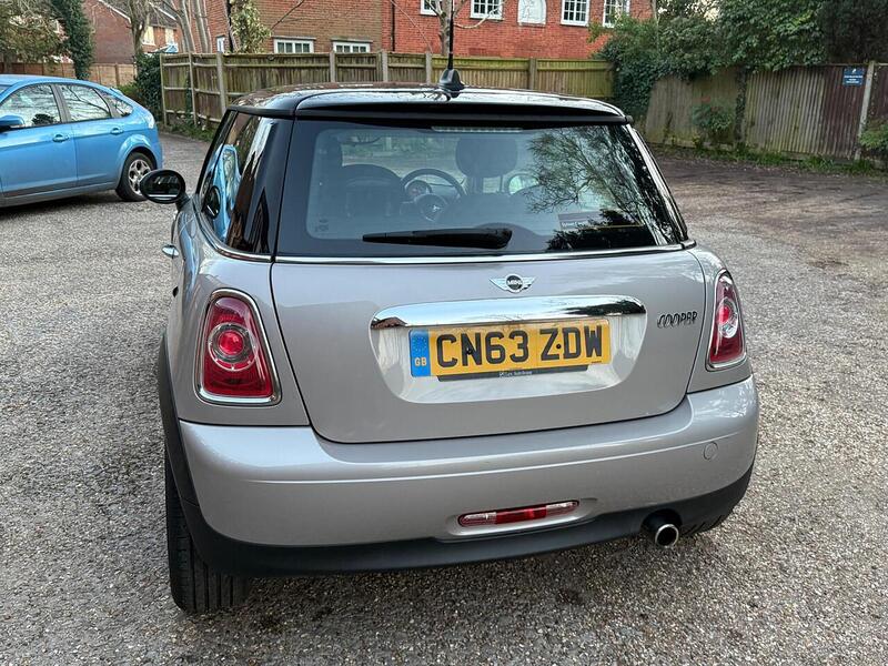 MINI Hatch 1.6 Cooper Baker Street Hatchback 3dr Petrol Manual Euro 6 (s/s) (122 ps) - U10003879