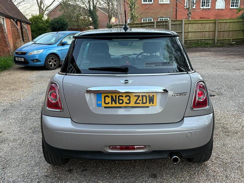 MINI Hatch 1.6 Cooper Baker Street Hatchback 3dr Petrol Manual Euro 6 (s/s) (122 ps) - U10003879