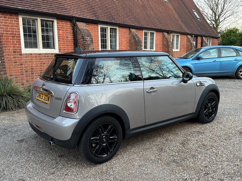MINI Hatch 1.6 Cooper Baker Street Hatchback 3dr Petrol Manual Euro 6 (s/s) (122 ps) - U10003879