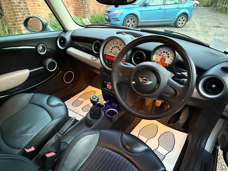 MINI Hatch 1.6 Cooper Baker Street Hatchback 3dr Petrol Manual Euro 6 (s/s) (122 ps) - U10003879