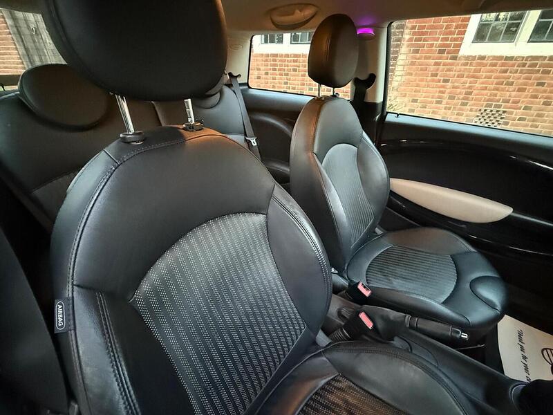 MINI Hatch 1.6 Cooper Baker Street Hatchback 3dr Petrol Manual Euro 6 (s/s) (122 ps) - U10003879
