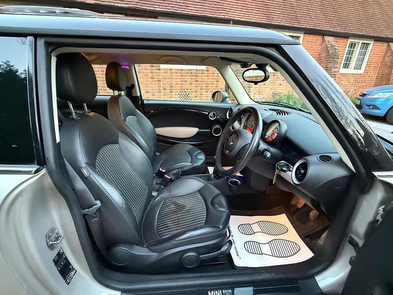 MINI Hatch 1.6 Cooper Baker Street Hatchback 3dr Petrol Manual Euro 6 (s/s) (122 ps) - U10003879