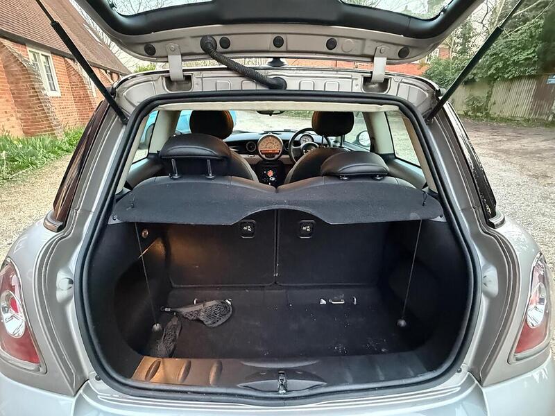 MINI Hatch 1.6 Cooper Baker Street Hatchback 3dr Petrol Manual Euro 6 (s/s) (122 ps) - U10003879