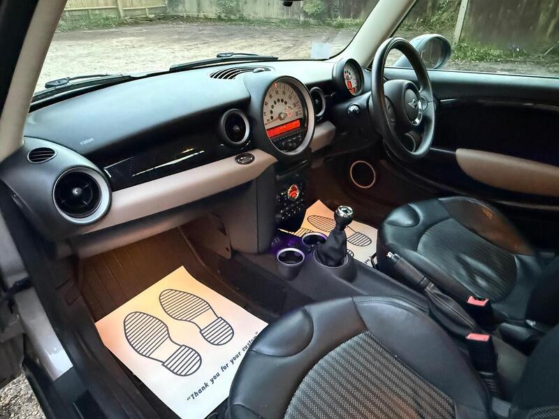 MINI Hatch 1.6 Cooper Baker Street Hatchback 3dr Petrol Manual Euro 6 (s/s) (122 ps) - U10003879