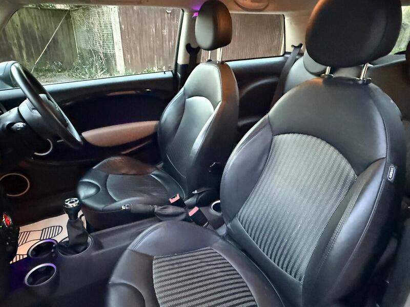 MINI Hatch 1.6 Cooper Baker Street Hatchback 3dr Petrol Manual Euro 6 (s/s) (122 ps) - U10003879