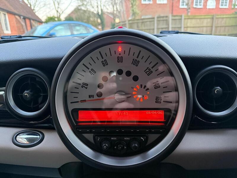 MINI Hatch 1.6 Cooper Baker Street Hatchback 3dr Petrol Manual Euro 6 (s/s) (122 ps) - U10003879