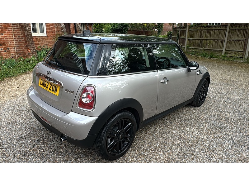 MINI Hatch 1.6 Cooper Baker Street Hatchback 3dr Petrol Manual Euro 6 (s/s) (122 ps) - U10003879