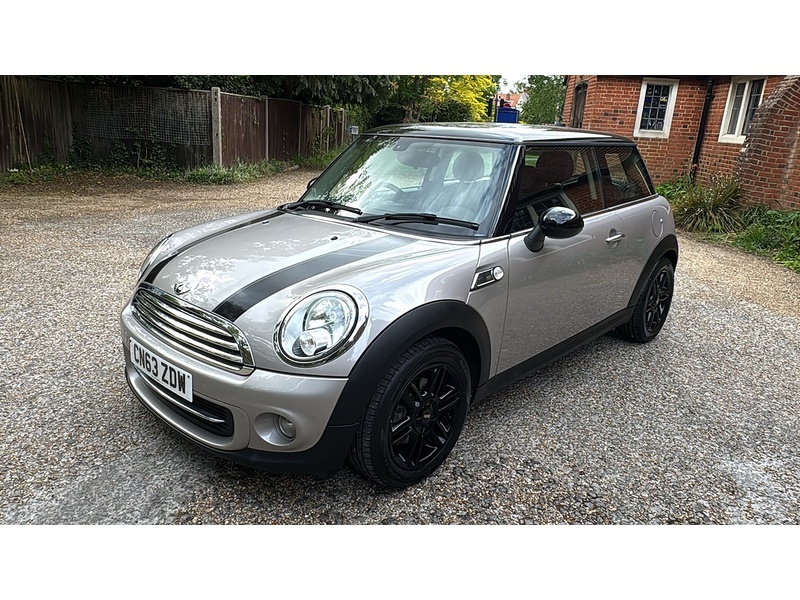 MINI Hatch 1.6 Cooper Baker Street Hatchback 3dr Petrol Manual Euro 6 (s/s) (122 ps) - U10003879