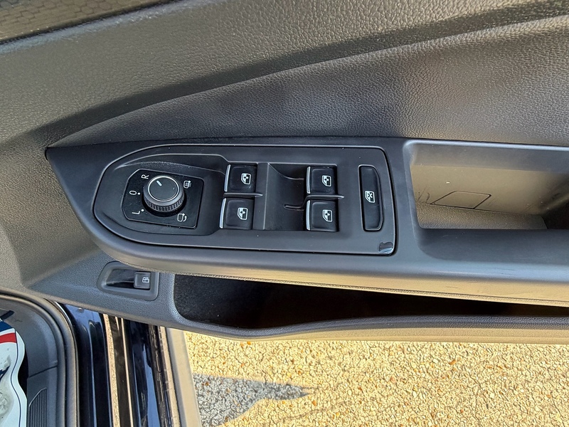 Volkswagen Golf Golf GTE Hatchback 1 Automatic Petrol Plug-in Hybrid - U10003882