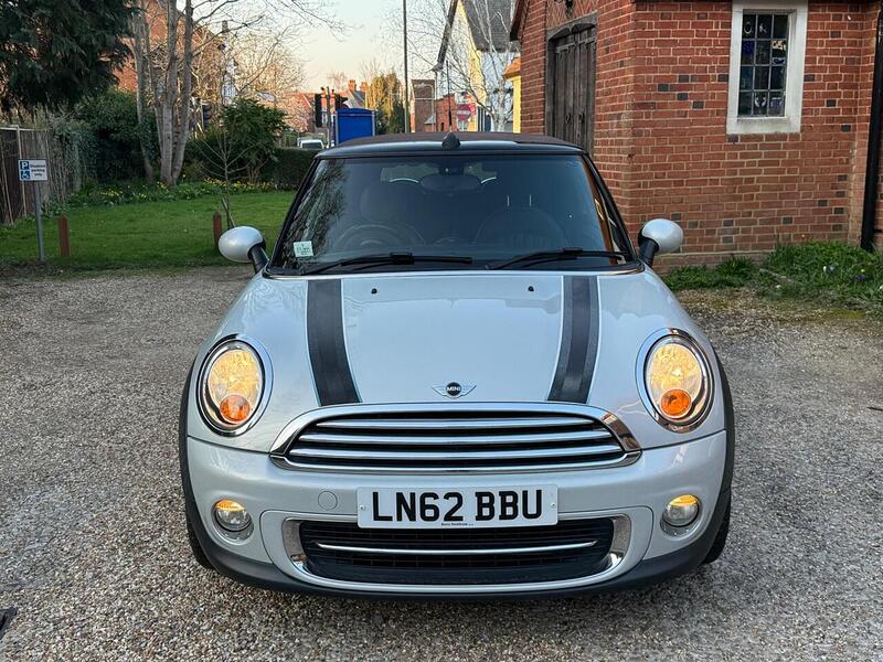 MINI Convertible 1.6 Cooper Highgate Convertible 2dr Petrol Manual Euro 5 (s/s) (122 ps) - U10003884