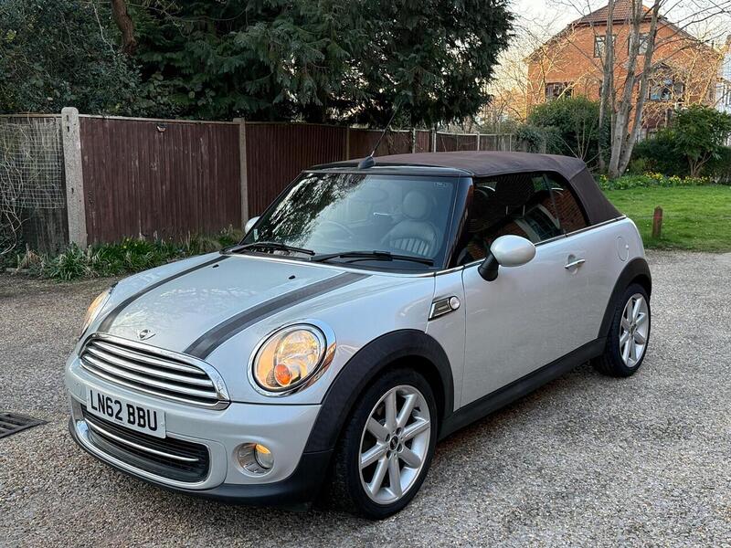 MINI Convertible 1.6 Cooper Highgate Convertible 2dr Petrol Manual Euro 5 (s/s) (122 ps) - U10003884