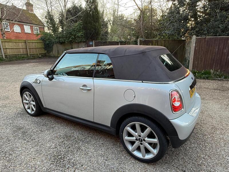 MINI Convertible 1.6 Cooper Highgate Convertible 2dr Petrol Manual Euro 5 (s/s) (122 ps) - U10003884